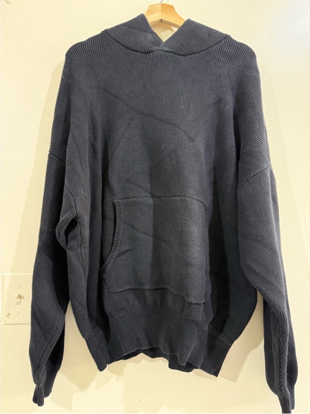 ALO Yoga Men's Hooded Crewneck Sweater in Navy Blue
